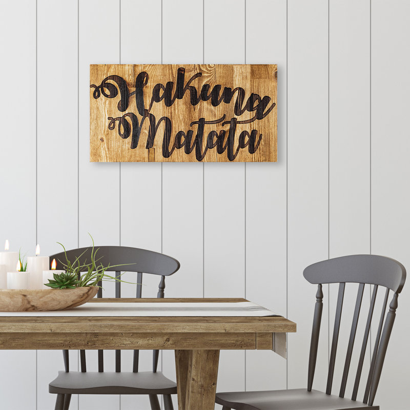 Élégant accessoire mural décoratif en bois, noyer et noir, 11,8 x 1,2 x 22,8 pouces | Fabrication 100% bois véritable, épaisseur: 1,2 po | Variations de couleurs uniques pour un décor de maison élégant