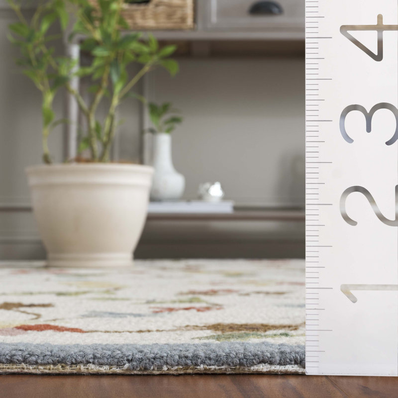 Chelsea Hand Tufted Wool Cotton Floral Rug in Ivory/Green, Oval 4'6" x 6'6"