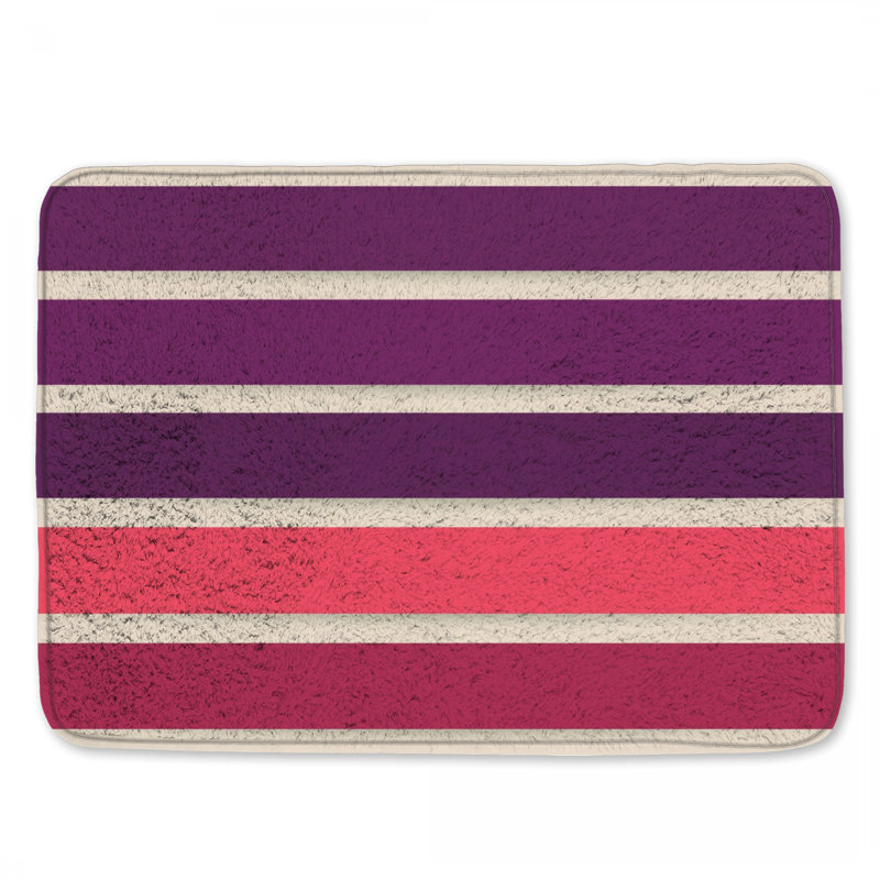 Tapis de bain mauve à rayures rouges, L 34 po x L 21 po