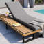 Chaise longue d'extérieur GO avec dossier réglable à 5 positions, inclinable avec coussin, chaise longue avec table d'appoint en bois, structure robuste pour la piscine, le jardin et la cour, gris-304902008