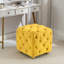 Tabouret de détente en velours jaune-1155530085