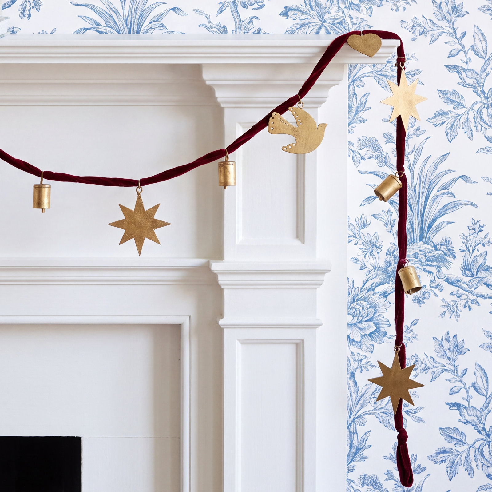 Christmas Lightbourne With Maroon Velvet (Min 4)