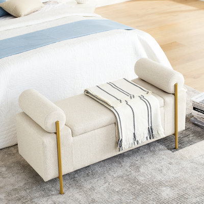 Banc de rangement en velours avec accoudoirs cylindriques et pieds en fer