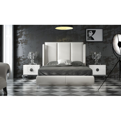 Burcott Solid Wood Upholstered Standard 3 Piece Bedroom Set by Everly Quinn