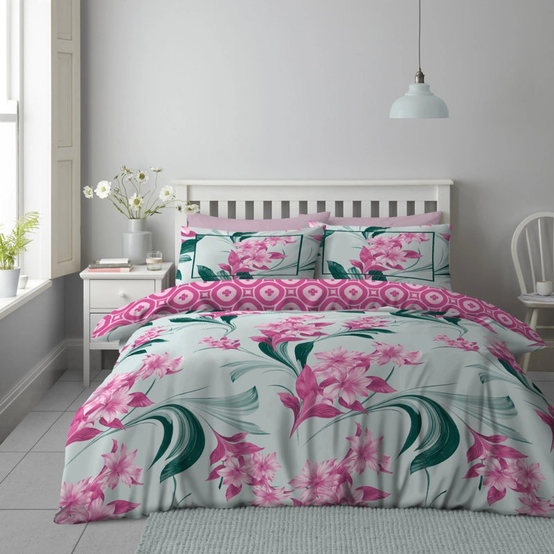 Elegant Blossom Floral Duvet Cover Set with Matching Pillowcases - Comfortable Polycotton Bedding Single Double King, King
