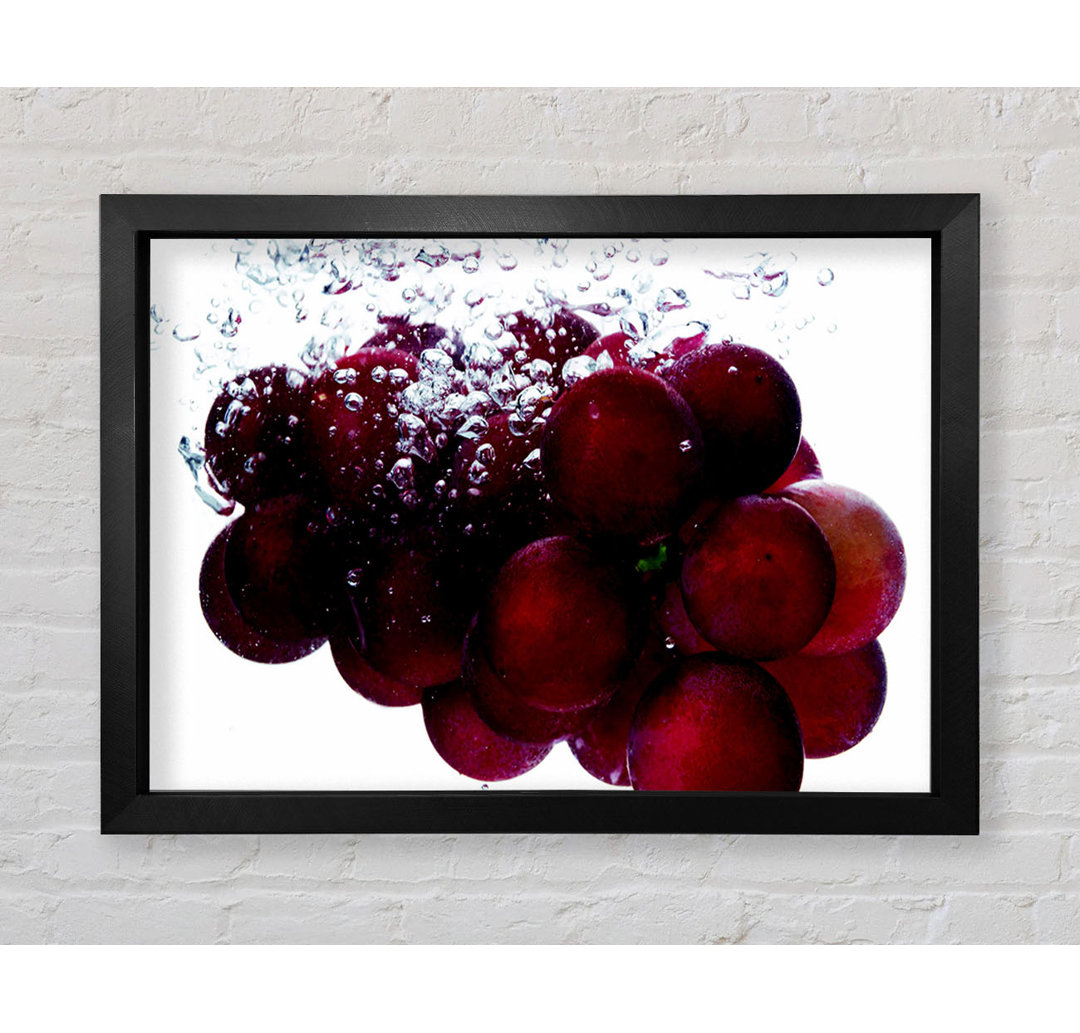 Water Splash Grapes - Einzelner Bilderrahmen Kunstdrucke