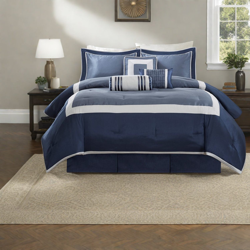 Ensemble de literie élégant 7 pièces en polyester hypoallergénique bleu marine pour très grand lit