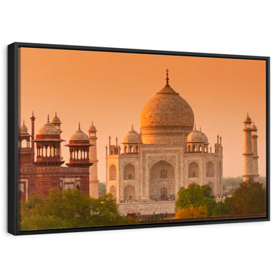 Taj Mahal historique au lever du soleil