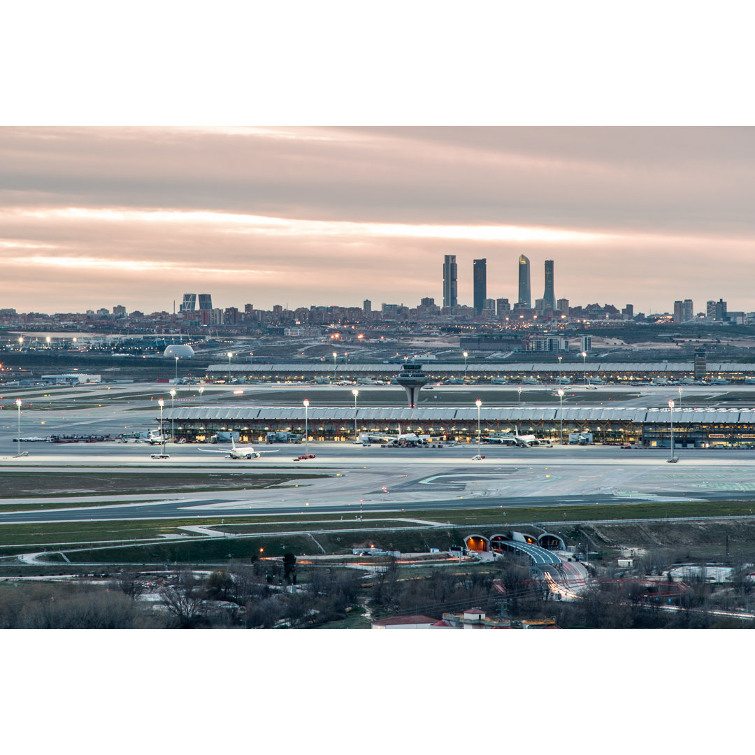 Madridâ€"Barajas Flughafen von Algarabi - Drucken