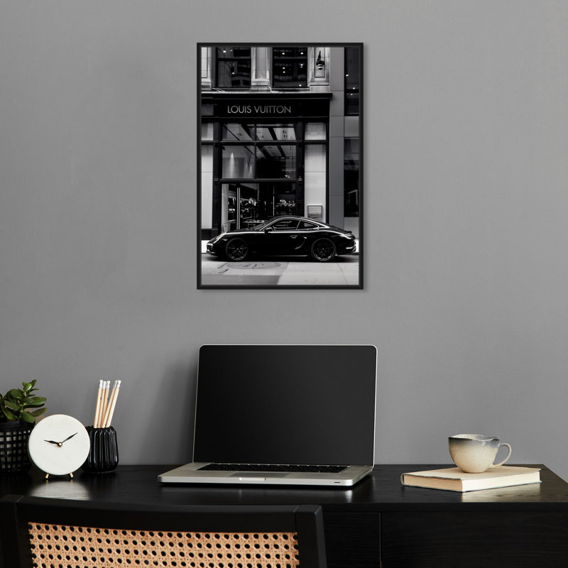 Mur noir et blanc Parked At The Store par Notoriart, Cadre noir, H 31 po x l 21 po