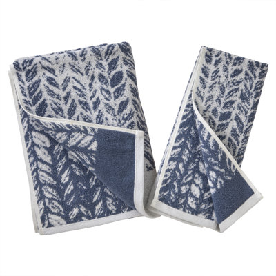 Gracie Oaks Distressed Leaves Hand Towel