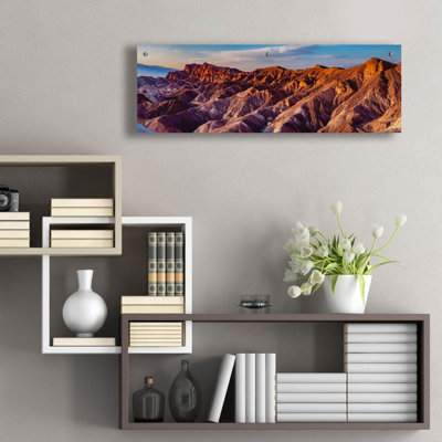 «Vallée de la mort - Zabriskie Point Panorama» par Epic Portfolio, art mural en verre acrylique, 36 po x 12 po