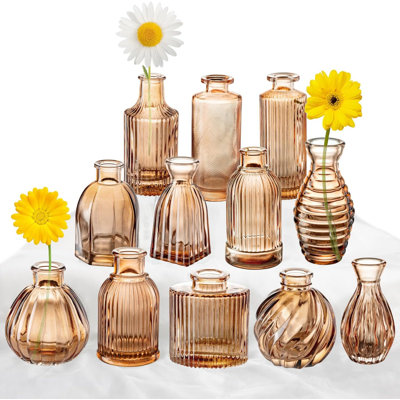 Ensemble de 12 vases à bourgeons en verre en vrac pour décoration | Petits vases en verre modernes ambre nervuré Vase de fleurs pour les centres de mariage rétro Boho Décoration de table rustique