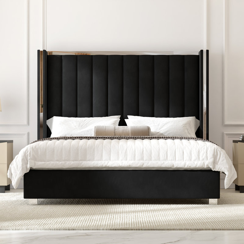 Base de lit grand Gerasim avec tête de lit haute de 57 po, lit plateforme tapissier en velours, noir, Grand lit, Noir