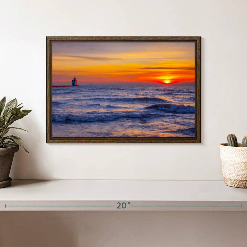 Phare sur le lac Michigan, 13 po x 9 po, Cadre flottant noyer