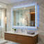 Miroir de coiffeuse Oly, cadre blanc brillant avec DEL, 37 x 47