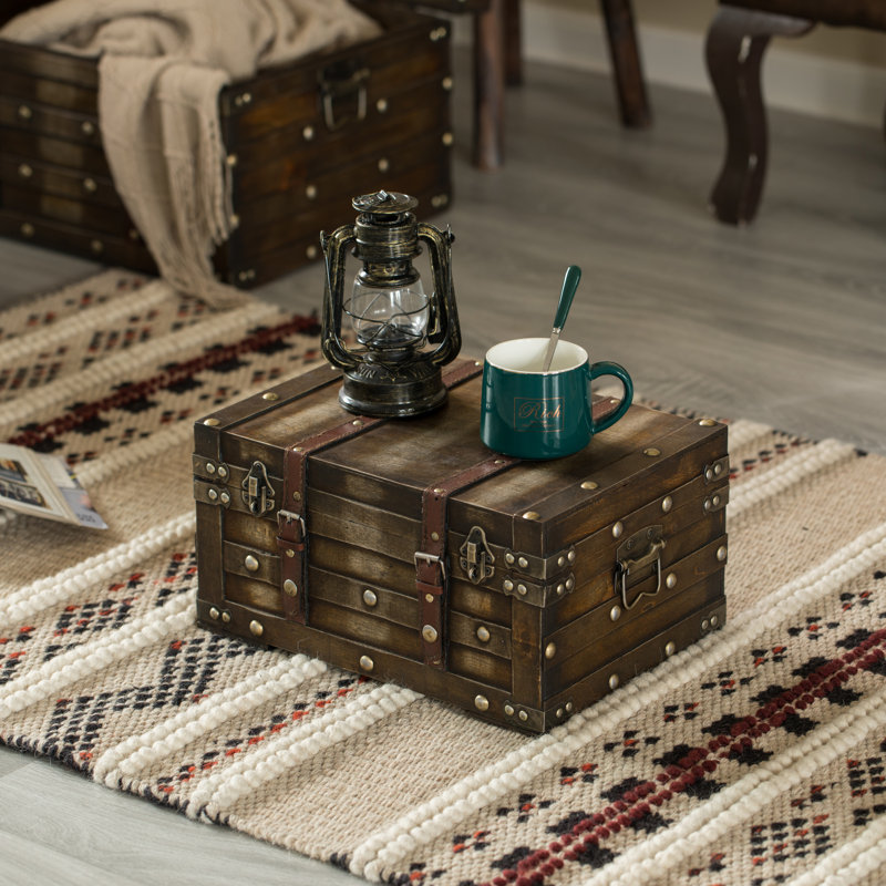 Bromell 0 Piece Vintage Trunk