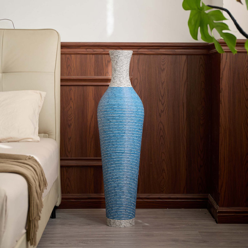 Vase décoratif tissé à la main pour une installation au sol avec un design polyvalent et une fabrication durable