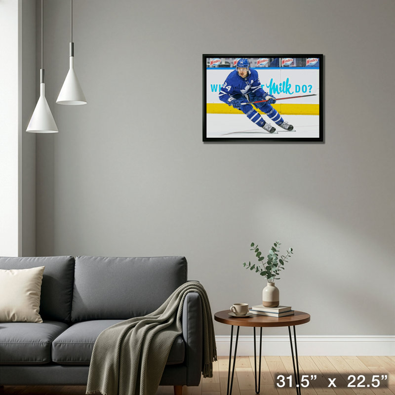Toile encadrée 20 x 29 Auston Matthews avec feuilles d'érable de Toronto