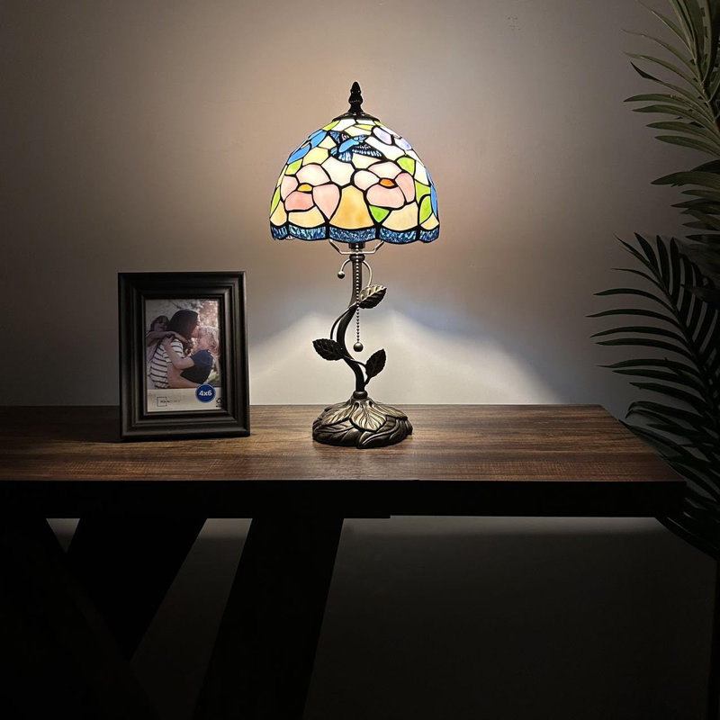 Lampe de table Tiffany avec fleurs de colibri en verre coloré rose et bleu, ampoule DEL incluse: l 8 po x P 8 po x H 16 po