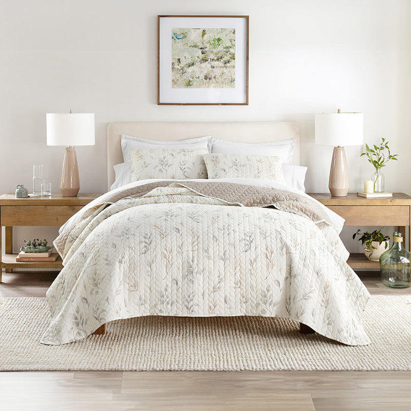 Quilt Coverlet Set All Season Patterned Reversible Microfiber Ultra Soft Bedding in Watercolor Leaves