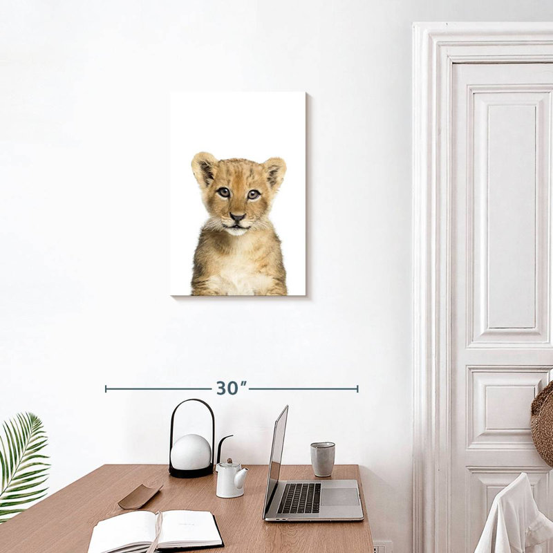 Adorable bébé lion Brampt, H 24 po x l 16 po