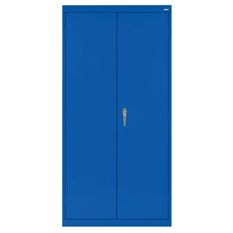 Armoire-penderie en acier avec tablette réglable Classic Sandusky Lee de l 36 po x P 24 po x H 72 po par Sandusky, bleu