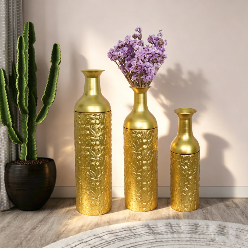 Vase de plancher en métal, Feuille d'or en relief