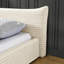 Grand lit plateforme tapissier en velours avec tête de lit courbée, structure solide, sans sommier, beige, plateforme confortable pour le coucher, panneau de particules, couleur pure, agrafe de chambre à coucher-1673806934