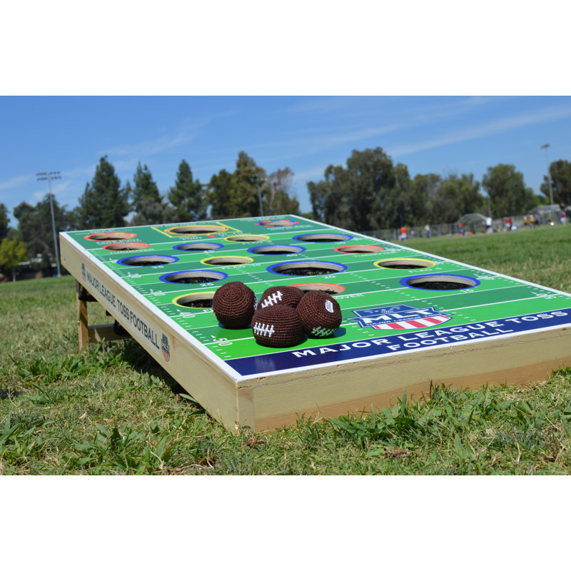 Jeu de lancer de ballon de football