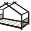 Lit simple en bois-1723369470