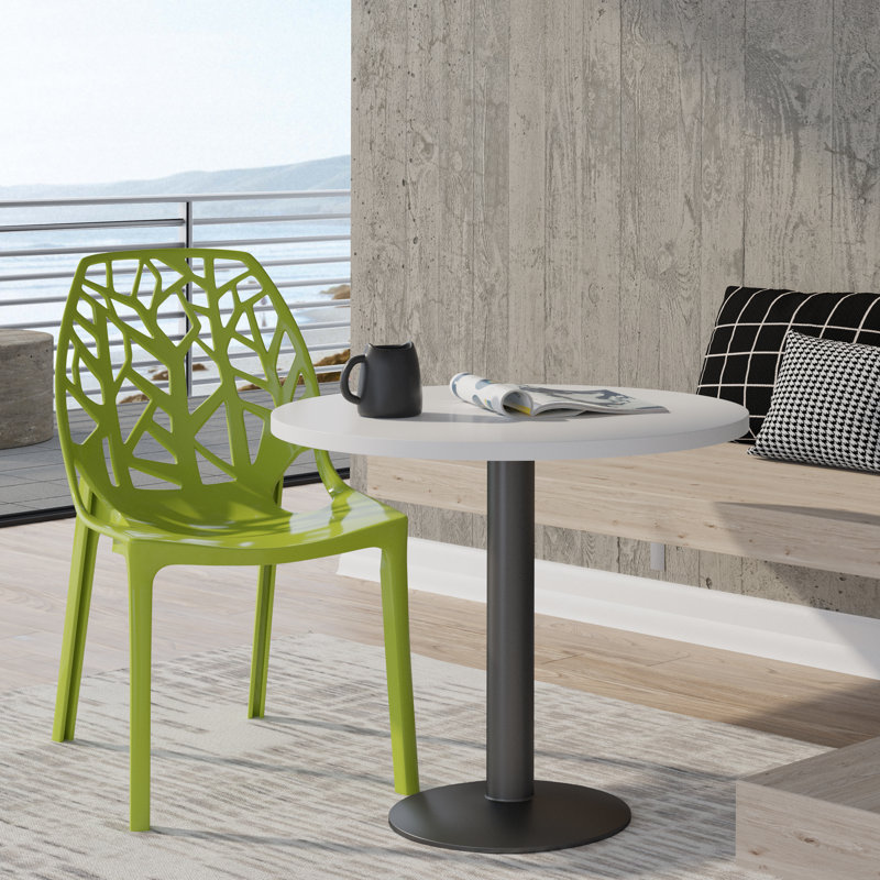 Chaise de salle à manger empilable légère pour l'intérieur et l'extérieur Edgington, Vert uni, Simple