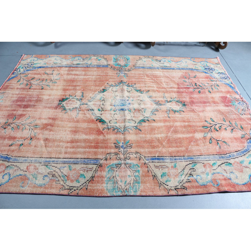 Tapis turc exquis fabriqué à la main idéal pour le bureau ou la chambre à coucher en rouge vif