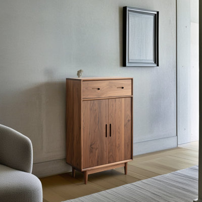 Minimally Modern And Quiet Style Display Case