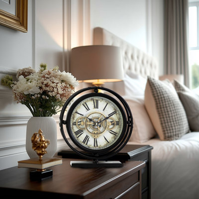 Quartz movement / Crystal Tabletop Clock in Matte Black