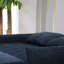 Canapé de futon de salon moderne avec sacs réglables et de rangement, port de chargement bleu marine et compartiment pratique