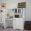 Bureau d'ordinateur à domicile avec huche-825469411