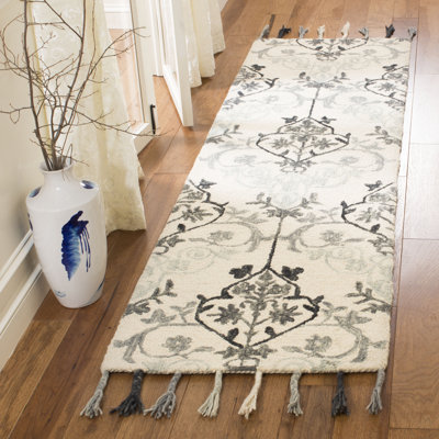 Guzi Hand Hooked Wool Floral Rug
