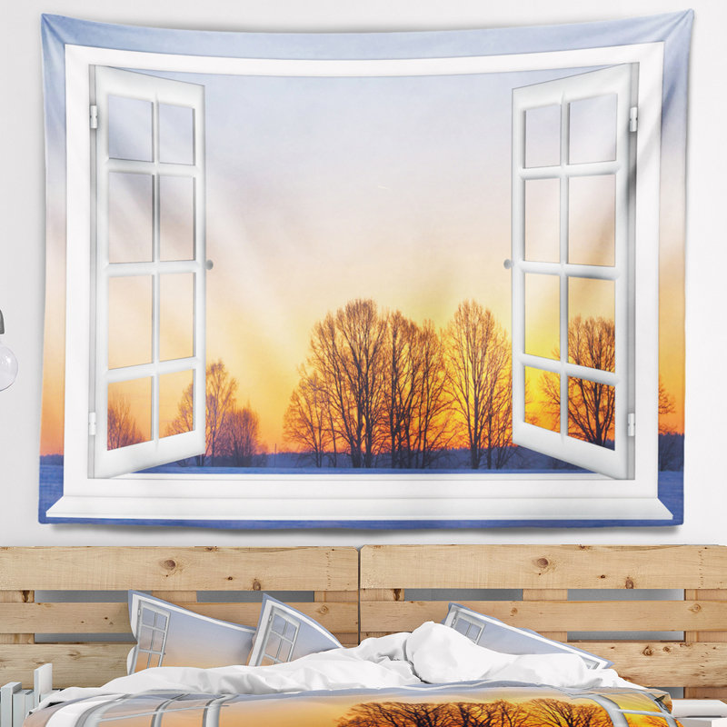 La fenêtre paysage au coucher de soleil par-dessus la neige tapisserie, H 32 po x l 39 po