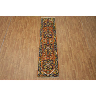 Tapis de couloir traditionnel vibrant orange et bleu Heriz-Serapi 10 pi 1 po x 2 pi 6 po