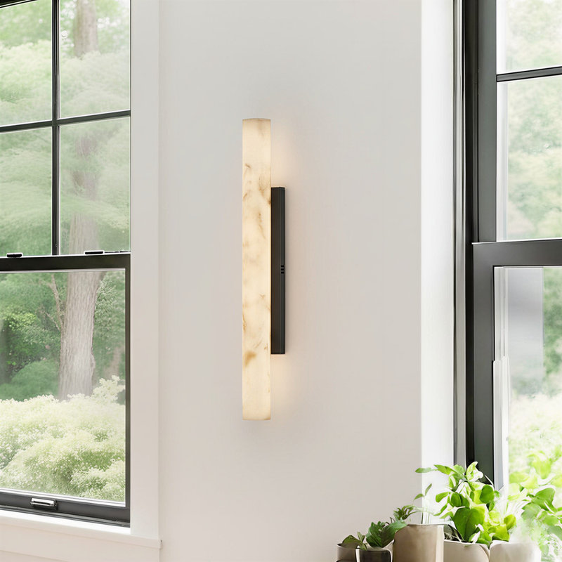 Grande applique murale cylindrique à DEL 36 po avec abat-jour faux albâtre, Matte Black
