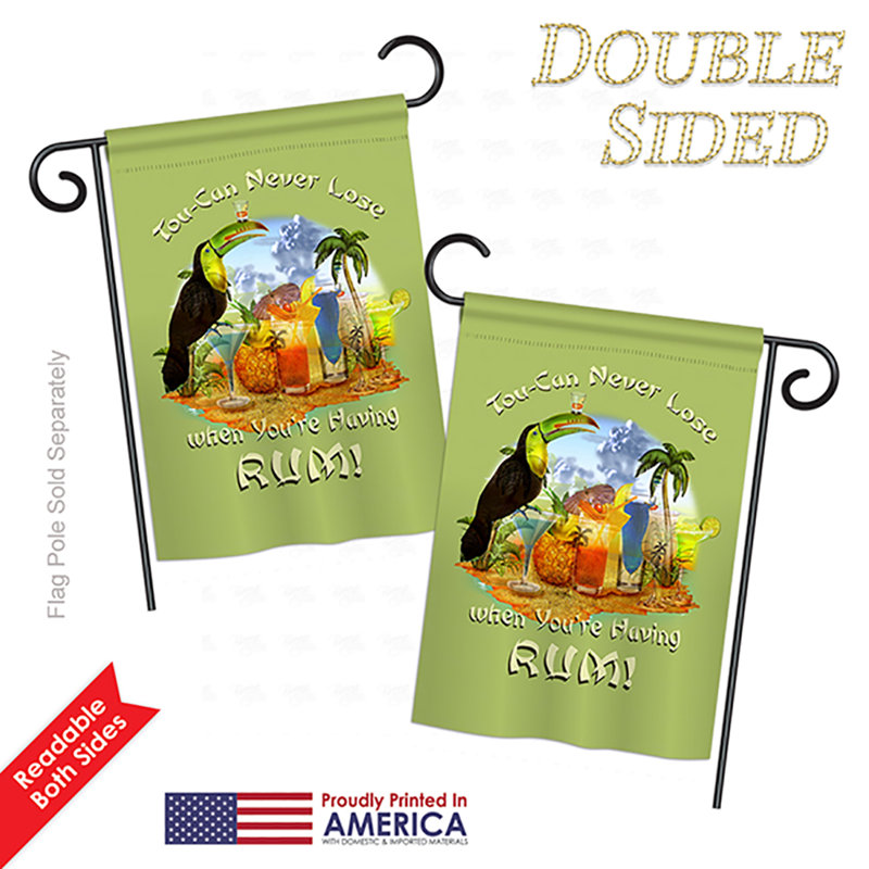 Le toucan ne perd jamais joyeuse heure et boisson. polyester de 2 côtés 19 po x 13 po drapeau de jardin