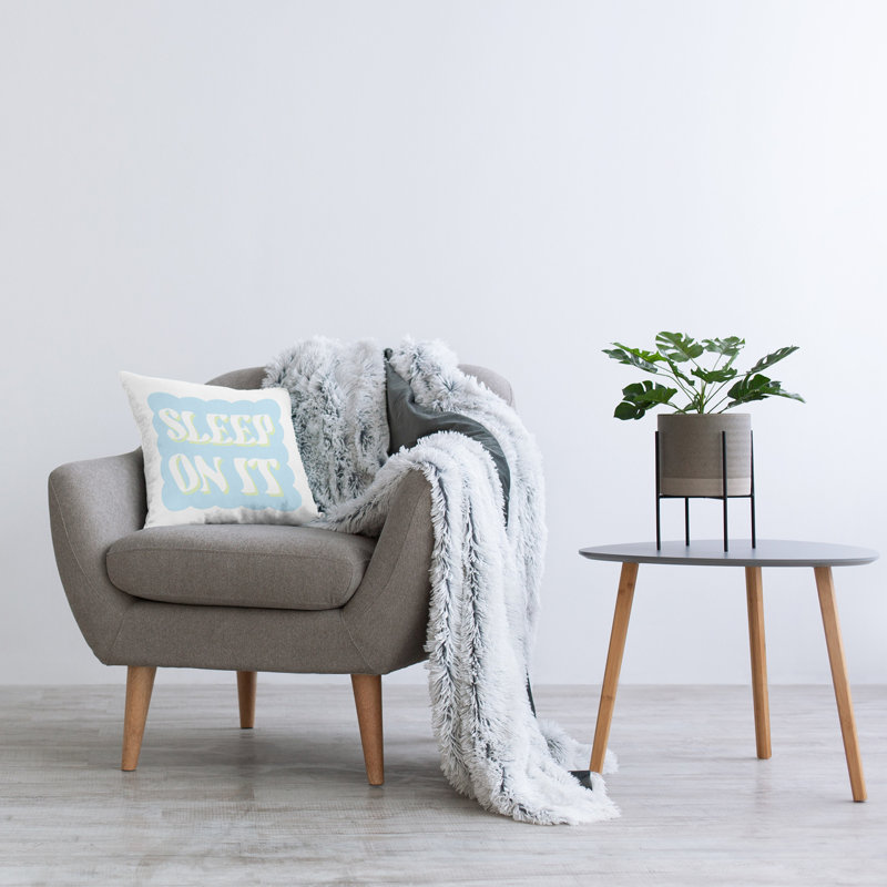 Coussin décoratif «Sleep On It» par Daphne Polselli