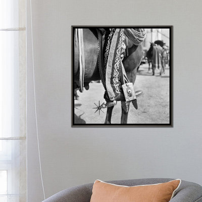 « pendant années 1930 details of traditionnel charro cowboys », chap brodé spurss en cuir en chevaux ensley mexique», reproduction de photo sur toile tendue