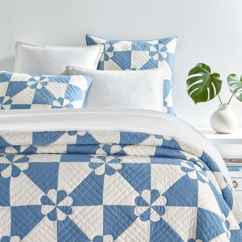 Sunny Side Quilt, Full/Queen Quilt, Blue