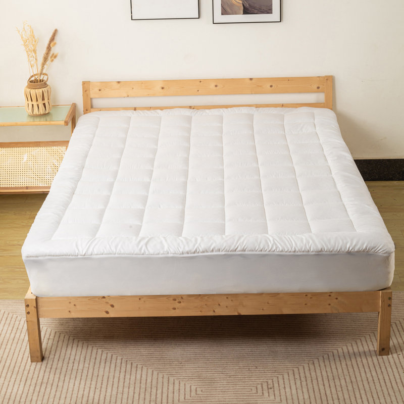 Kopervik Quilted Mattress Pad, Fitted Elastic Protector Cover, Deep Pocket up to 18 Inches, Machine Washable, Queen