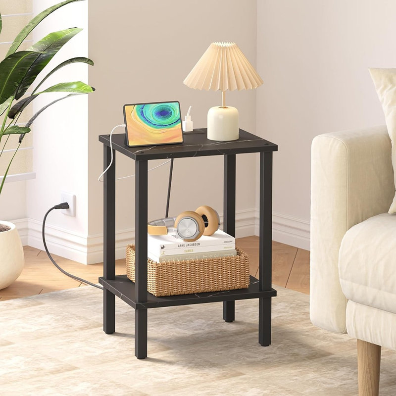 Table de bout en marbre noir avec station de charge, petite table d'appoint et table de chevet à 2 niveaux avec tablette de rangement pour le salon, la chambre à coucher et les petits espaces