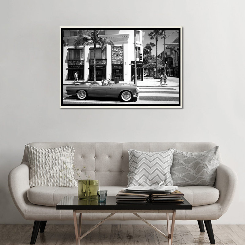 Rodeo Drive Classic - impression d'art mural, H 32 po x l 48 po, Reproduction encadrée sans passe-partout, Blanc patiné