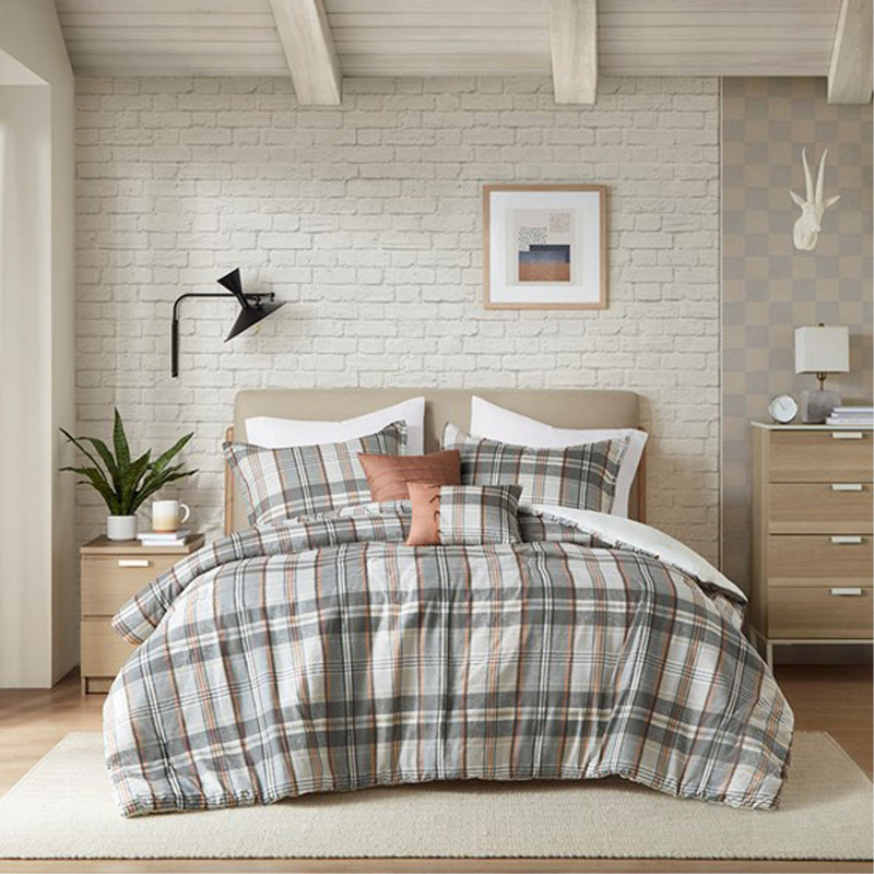 Twin/Twin XL Plaid Comforter Set