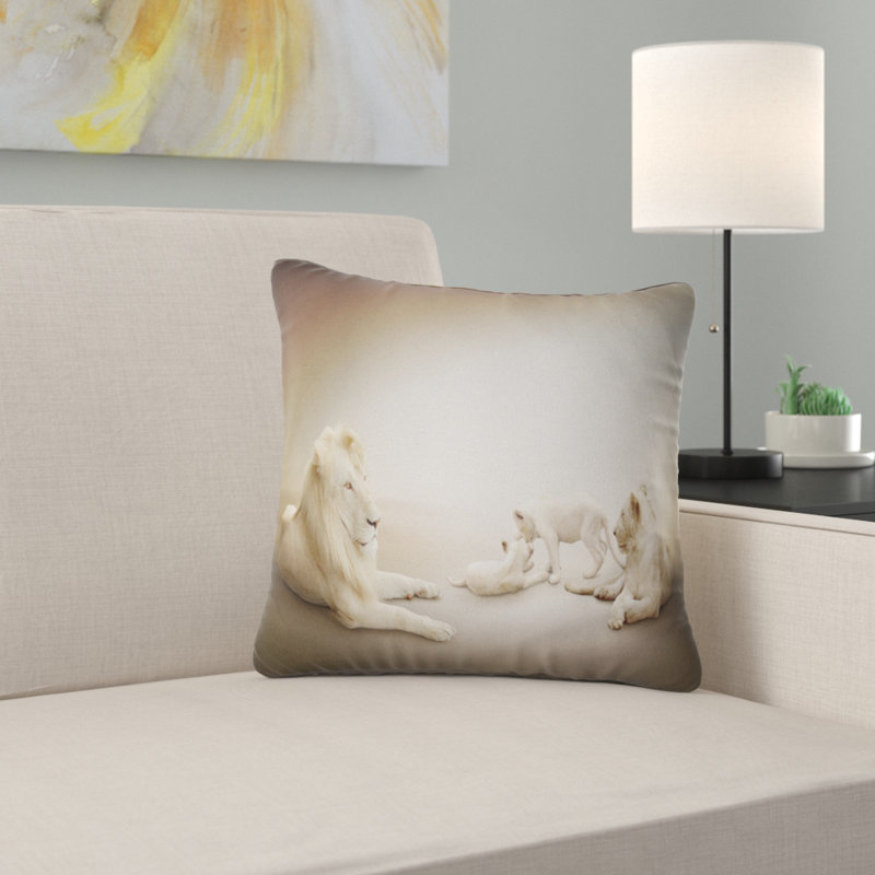 Famille de lion blanc - coussin imprimé animal, 16 po x 1 po, Coussin décoratif